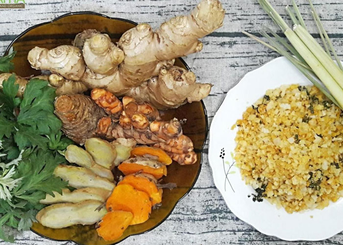 Mách mẹ cách làm muối chườm bụng sau sinh vô cùng hiệu quả