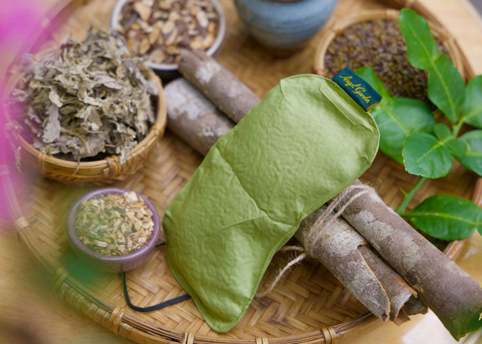 Túi chườm thảo dược là gì? Công dụng tuyệt vời cho sức khỏe