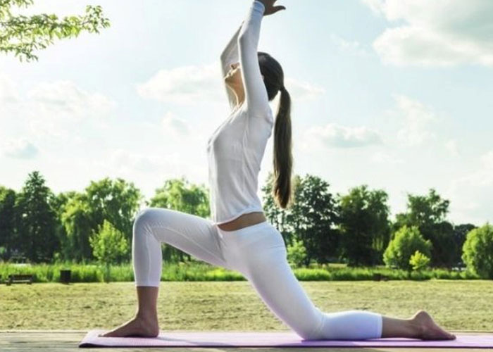 Nên sử dụng đai lưng thảo dược trước hay sau khi tập yoga?