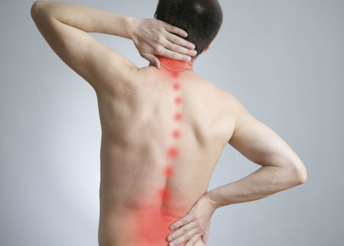 Triệu chứng thoái hóa lưng, ai dễ bị và biện pháp phòng ngừa?