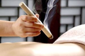 Hơ ngải cứu có tác dụng gì? Hướng dẫn cách thực hiện