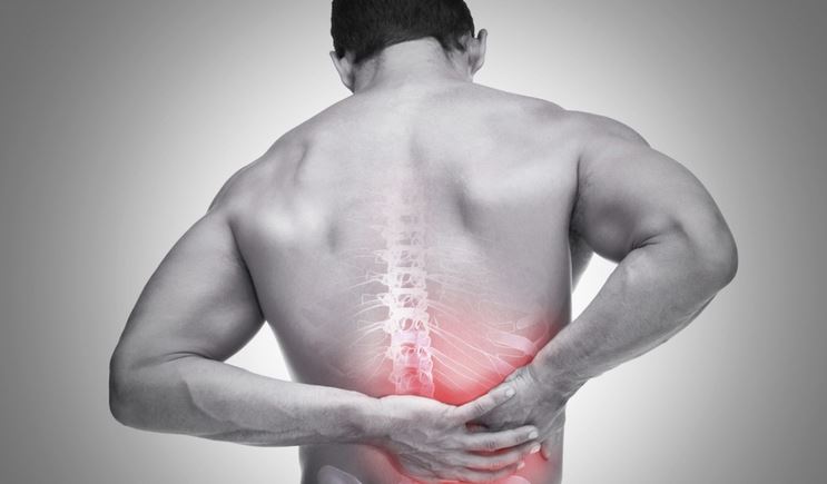 Đau lưng không cúi được là bệnh gì? Cách khắc phục