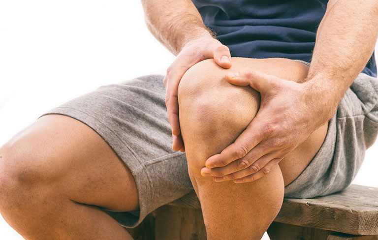 Điều trị tràn dịch khớp gối thế nào hiệu quả, giảm đau nhanh?