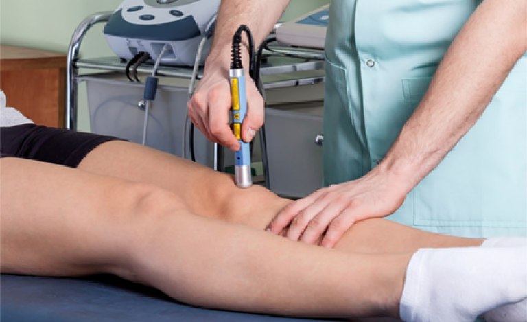 Điều trị tràn dịch khớp gối thế nào hiệu quả, giảm đau nhanh?