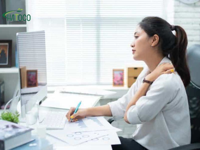 dan-van-phong-nen-dung-may-massage-gi